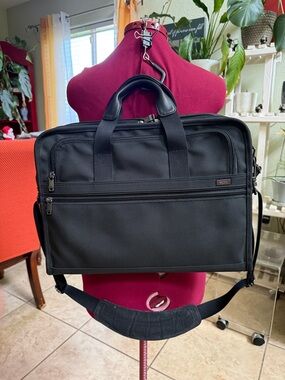 TUMI Alpha 3 expandable organizer laptop-pre-owned